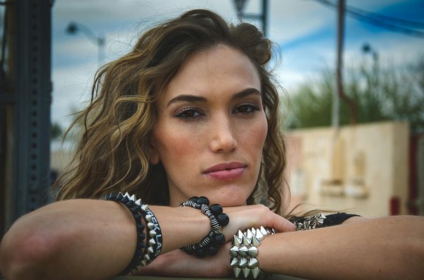 Quelles sont les tendances en matière de lunettes de soleil pour cet été ?