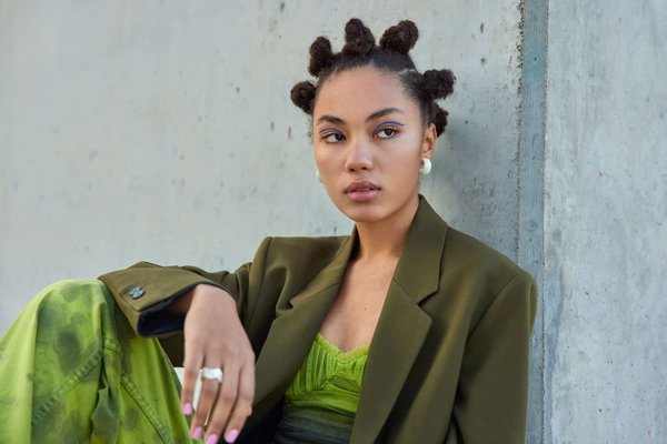 Comment choisir et appliquer l'eyeliner pour différents styles d'yeux ?